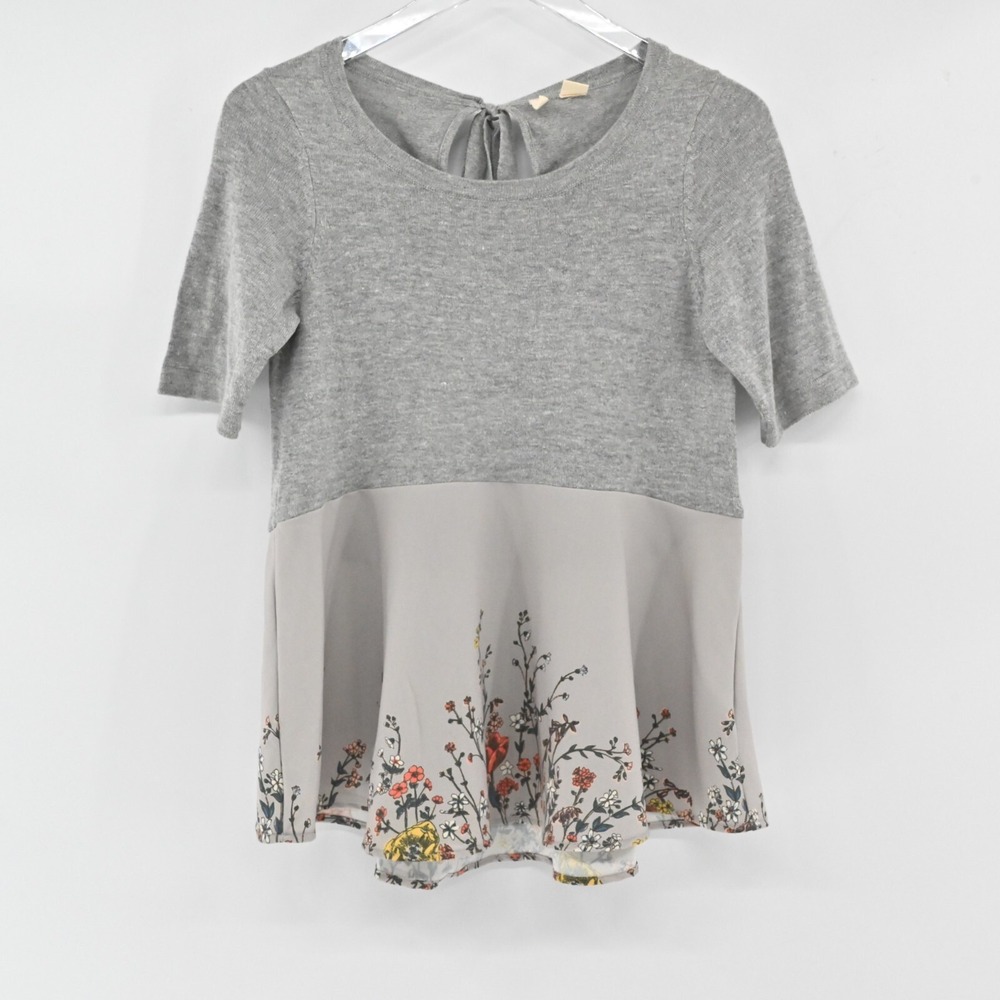 Anthropologie Moth Gardenia Floral Silk Top Womens Sz XS Gray Peplum Knit Cotton